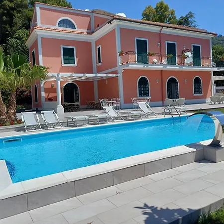 Esmeralda 农家乐 萨莱诺